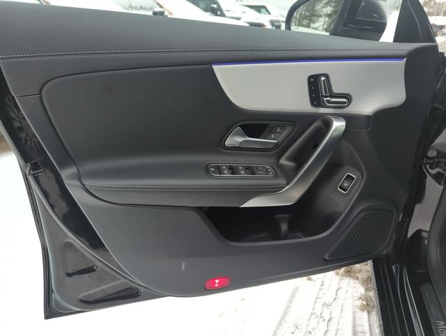 Used 2025 Mercedes-Benz CLA 250 4MATIC image 14