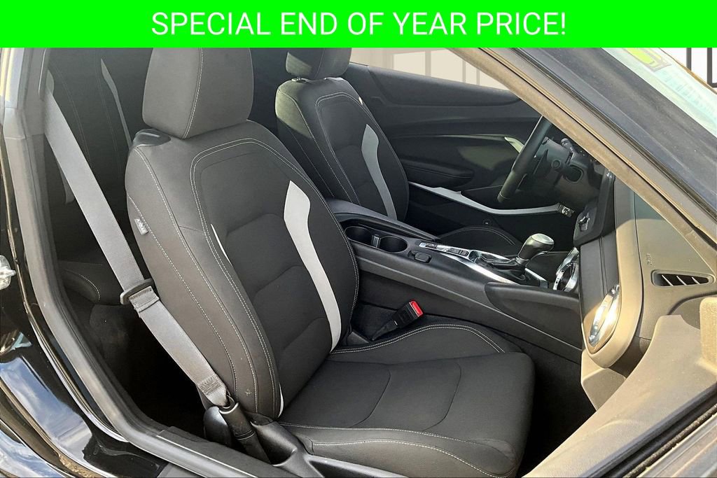Used 2021 Chevrolet Camaro LT w/ RS Package image 26