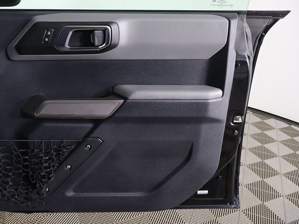 Used 2021 Ford Bronco Black Diamond image 17