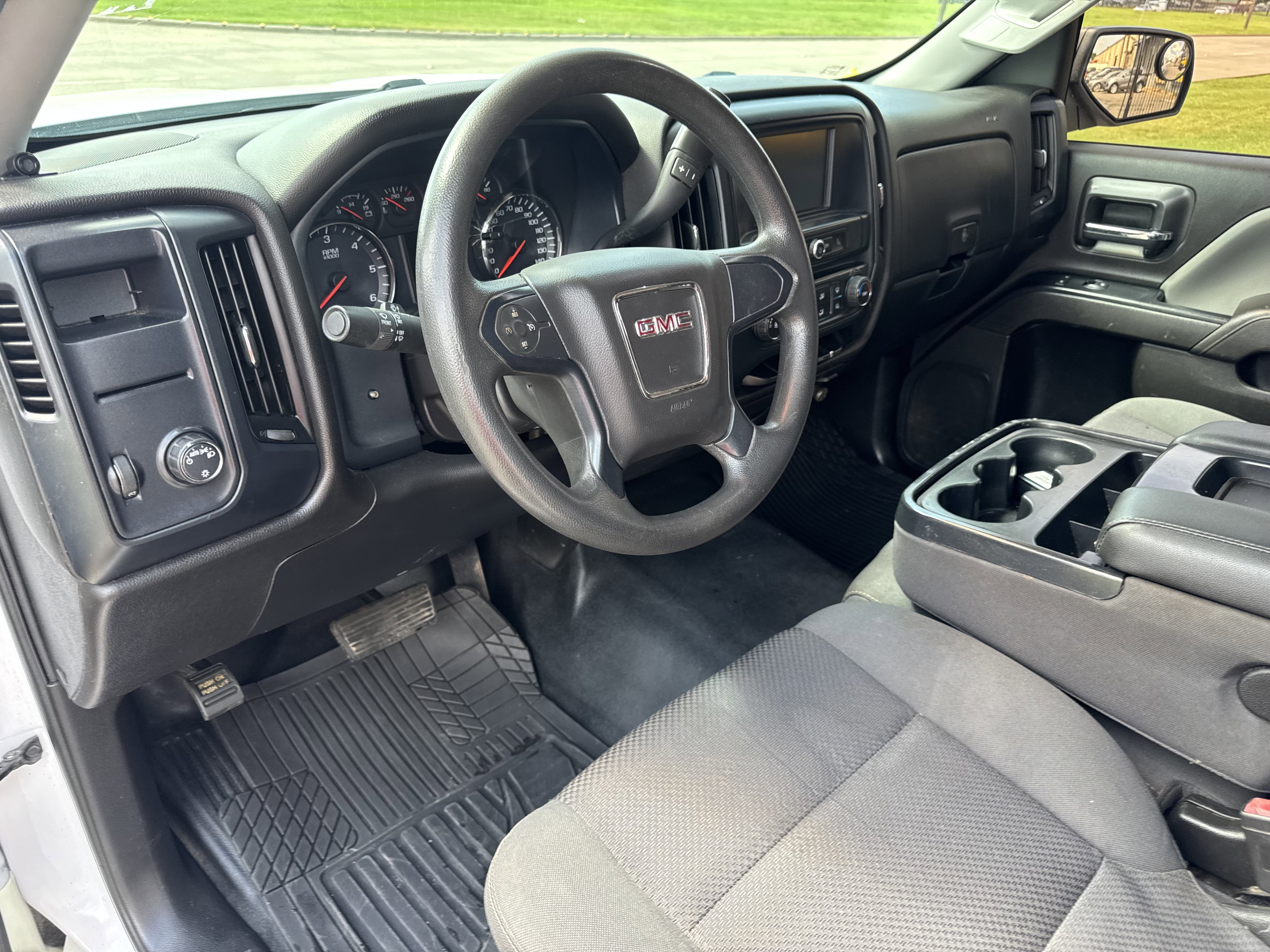 Used 2018 GMC Sierra 1500 2WD Regular Cab image 9