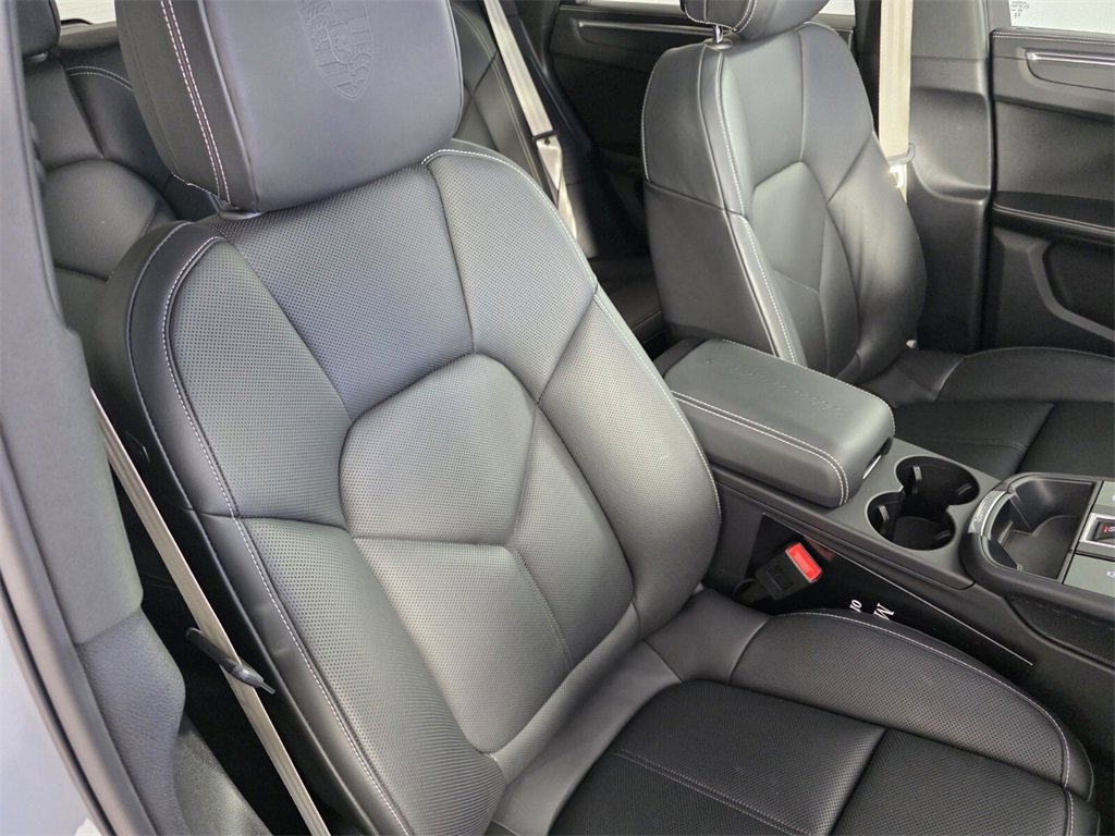 Used 2023 Porsche Macan GTS image 34