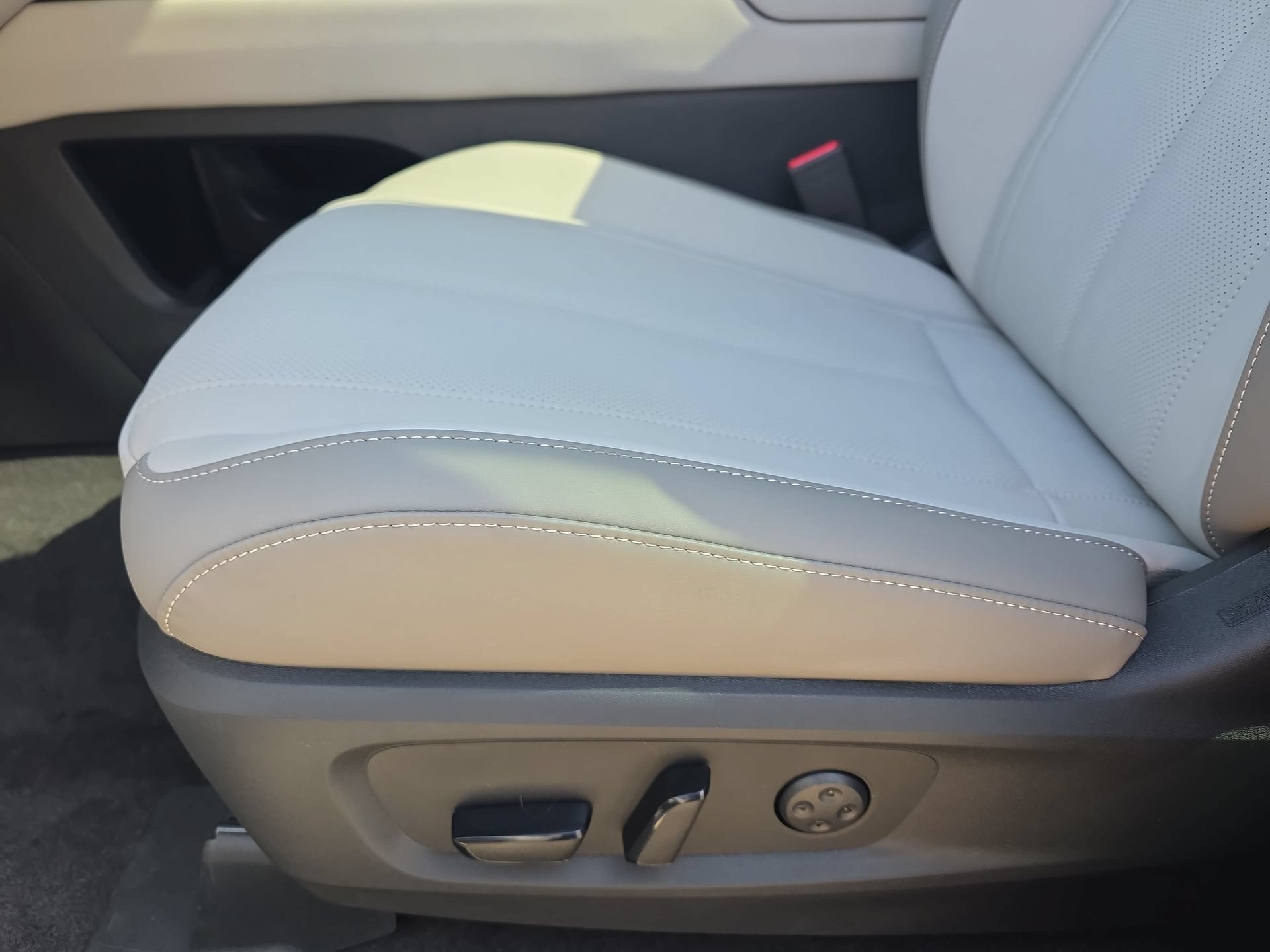 New 2027 INFINITI QX60 Luxe w/ Cargo Package FWD image 28