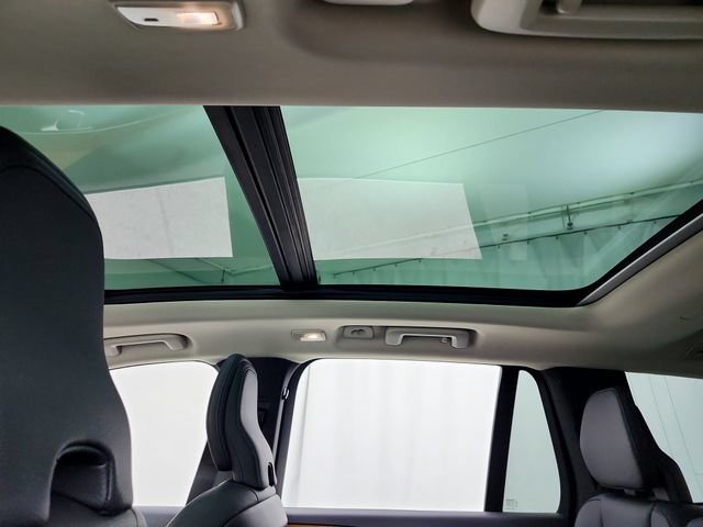 Certified 2023 Volvo XC90 T8 Plus w/ Protection Package Premier AWD/4WD image 19