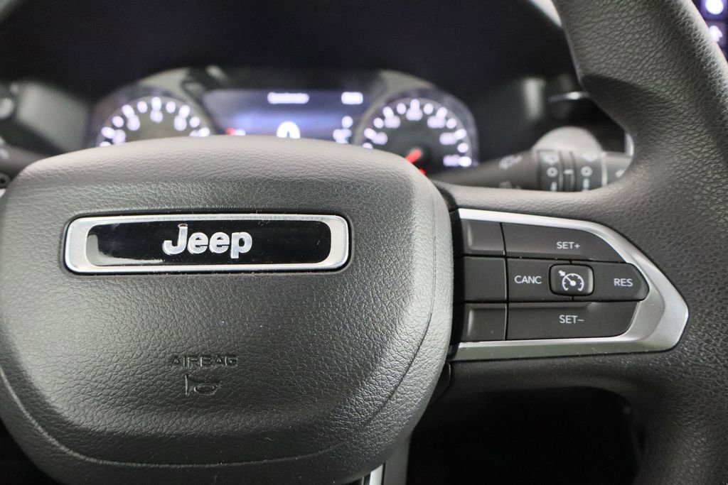 Used 2023 Jeep Compass Sport image 10