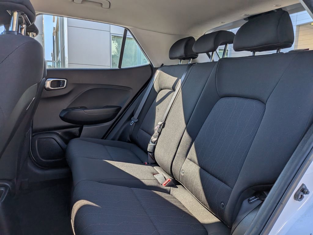 Used 2021 Hyundai Venue SE image 14