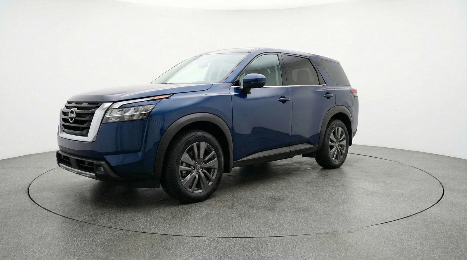 Used 2025 Nissan Pathfinder SV image 3