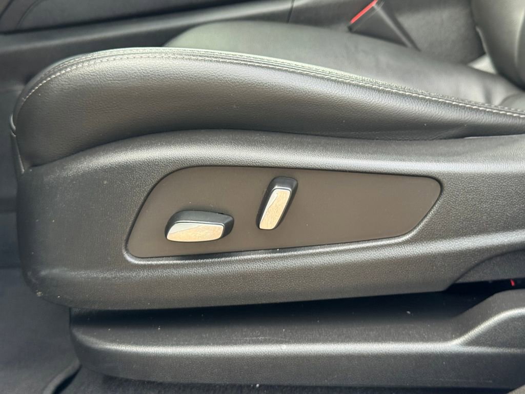 Used 2023 Cadillac XT6 Luxury FWD image 13