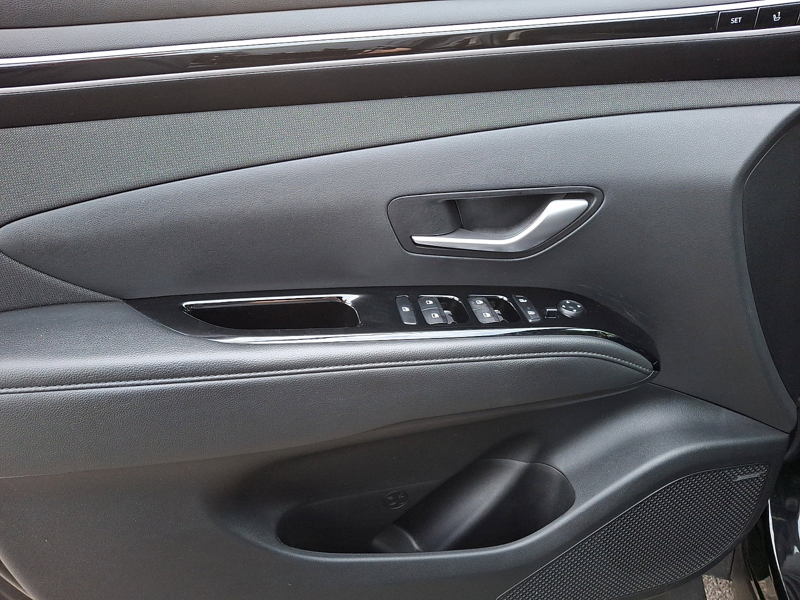 Certified 2023 Hyundai Tucson Limited w/ Cargo Package AWD/4WD image 13