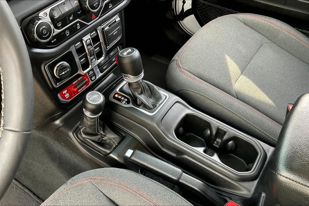 Used 2025 Jeep Wrangler Unlimited Rubicon w/ Convenience Group image 19