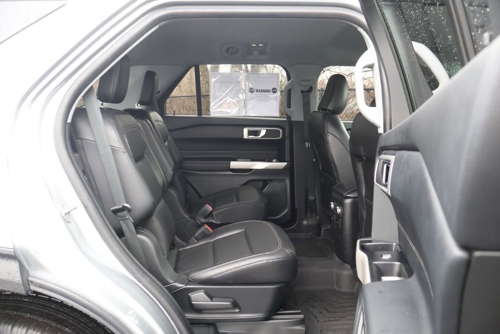 Used 2022 Ford Explorer XLT w/ Equipment Group 202A image 43