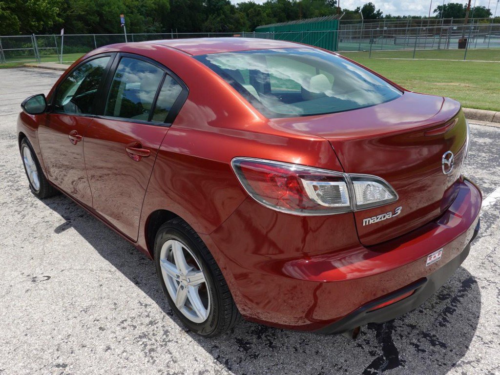 Used 2010 MAZDA MAZDA3 i Touring FWD image 5
