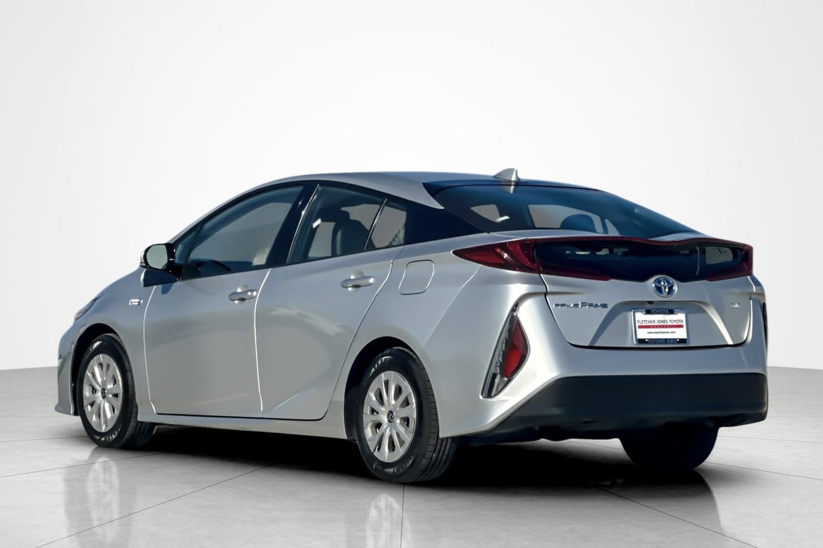 Certified 2020 Toyota Prius Prime XLE FWD image 3