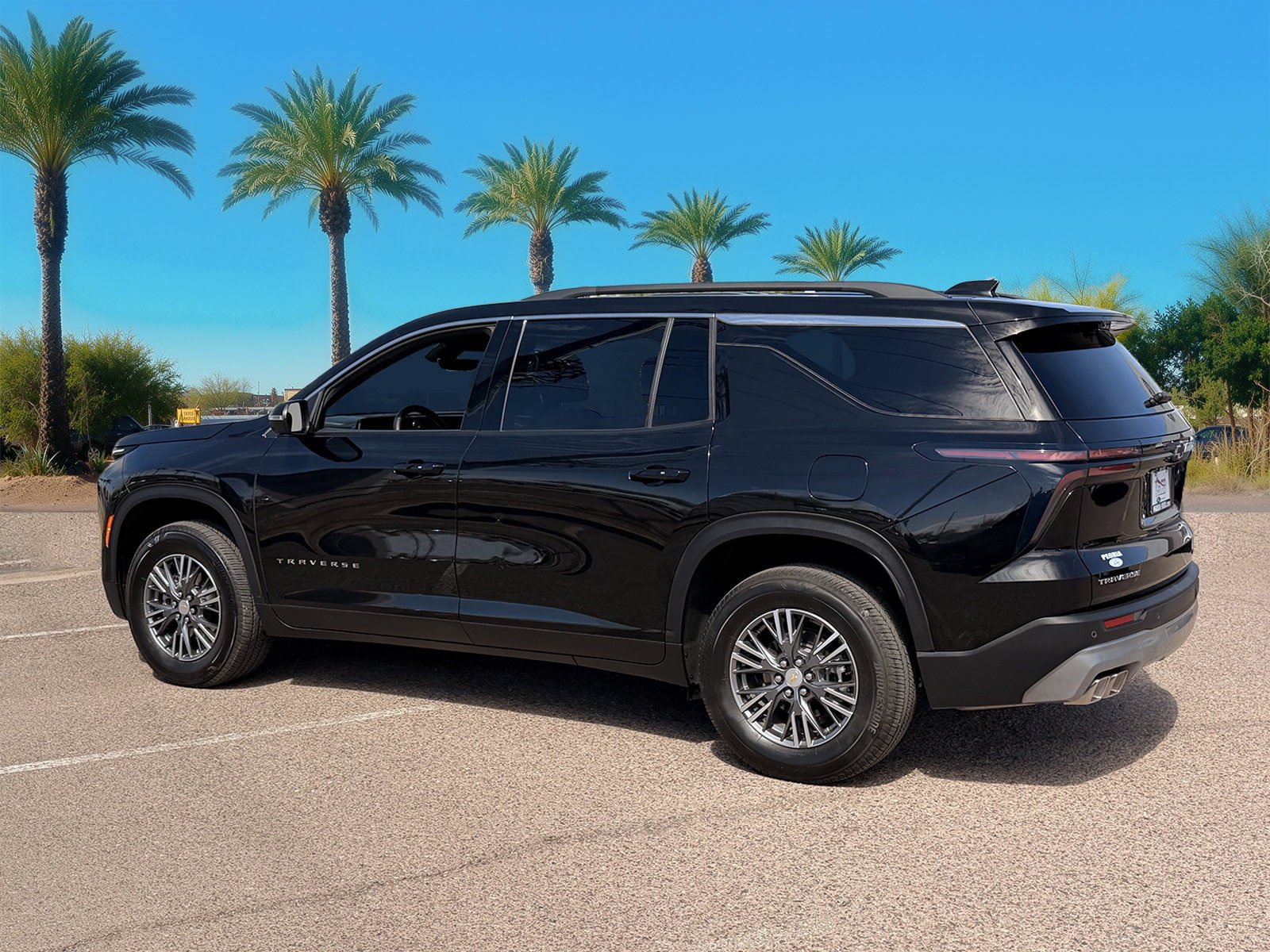 Used 2026 Chevrolet Traverse LT w/ Driver Confidence Package FWD image 3