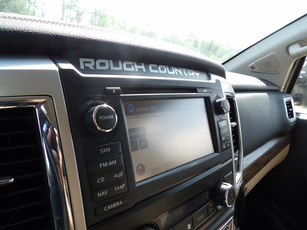 Used 2017 Nissan Titan SL w/ Chrome Package image 20