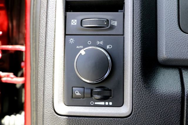Used 2019 RAM 1500 Tradesman w/ Chrome Plus Package RWD image 21