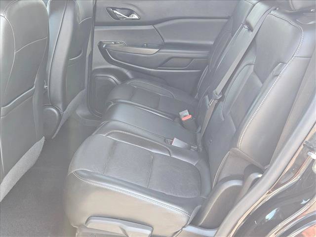 Used 2023 GMC Acadia SLT AWD/4WD image 18