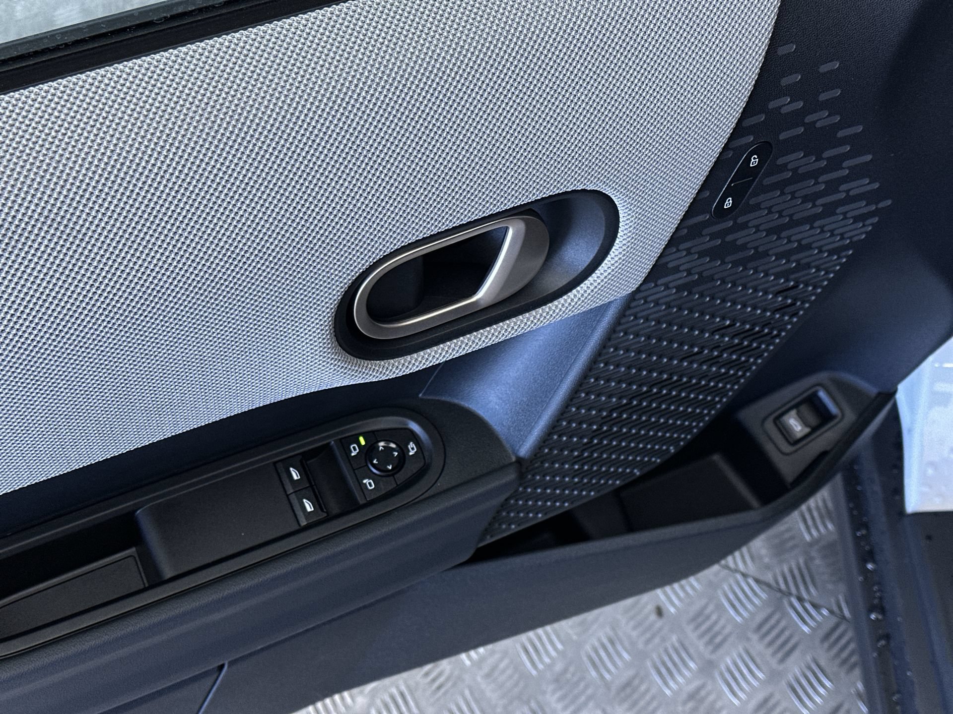 New 2026 MINI Cooper 2-Door Hardtop FWD image 15