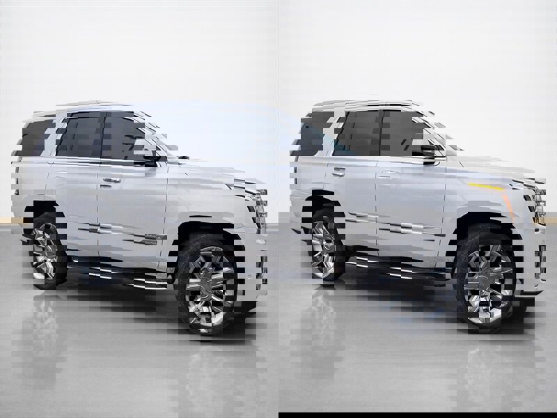 Used 2017 Cadillac Escalade Luxury image 2