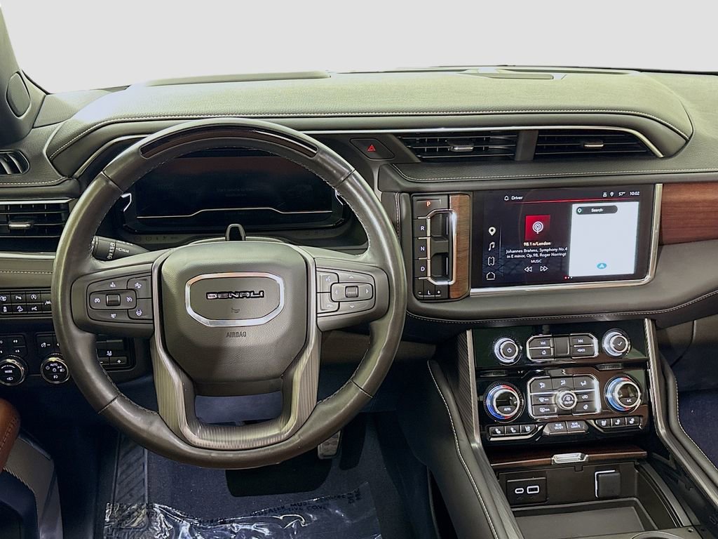 Certified 2023 GMC Yukon XL Denali Ultimate w/ LPO, Floor Liner Package AWD/4WD image 28