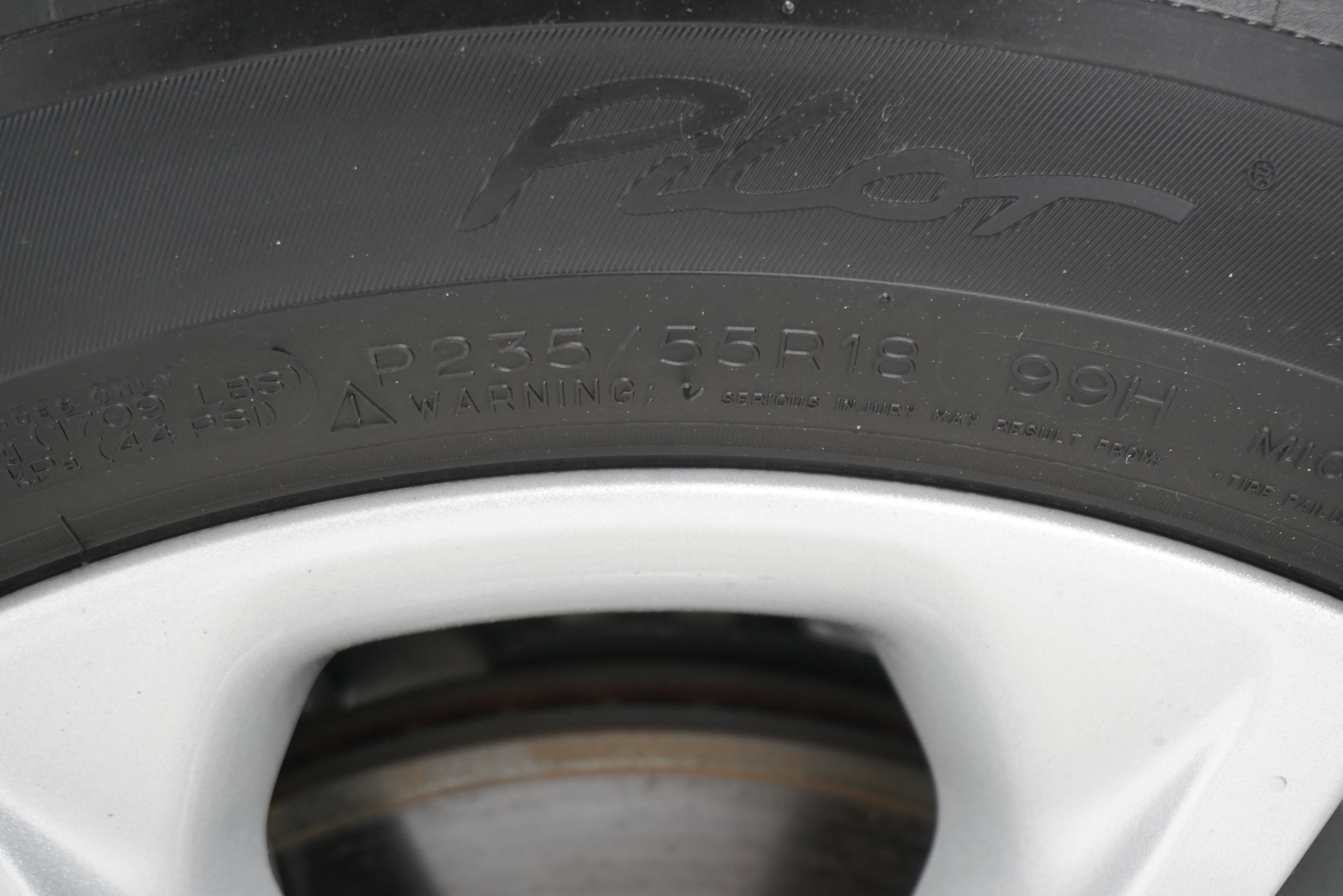 Used 2018 Ford Taurus SE image 24