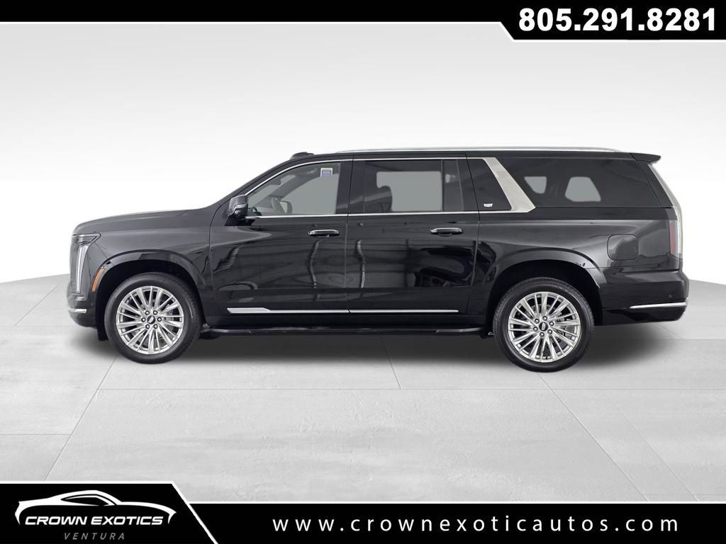 Used 2025 Cadillac Escalade ESV Premium Luxury RWD image 4