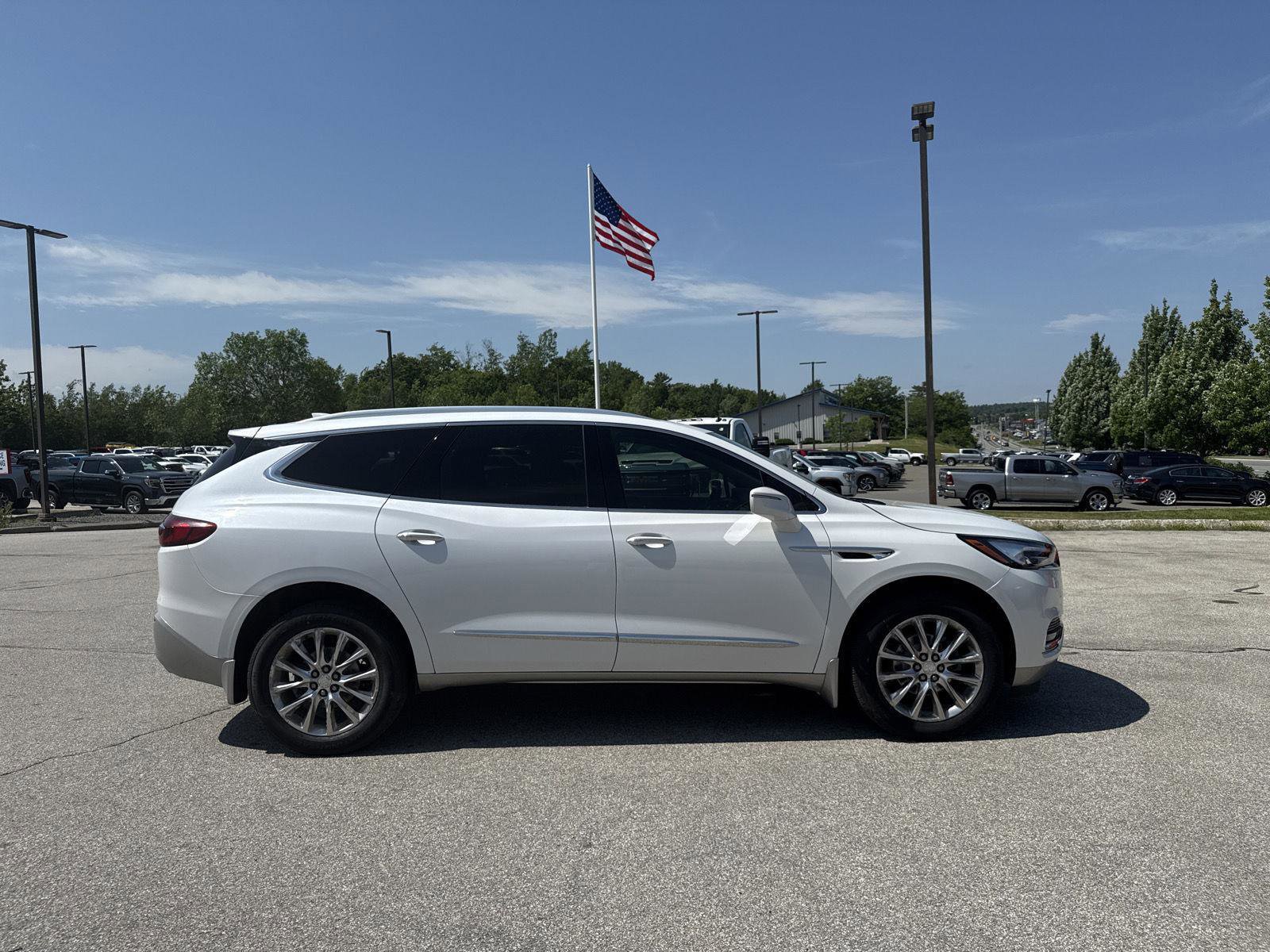 Used 2020 Buick Enclave Essence w/ Sound and Sites Package image 8