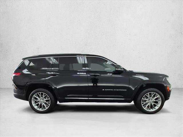 Used 2023 Jeep Grand Cherokee L Summit w/ Advanced Protech Group IV AWD/4WD video 4