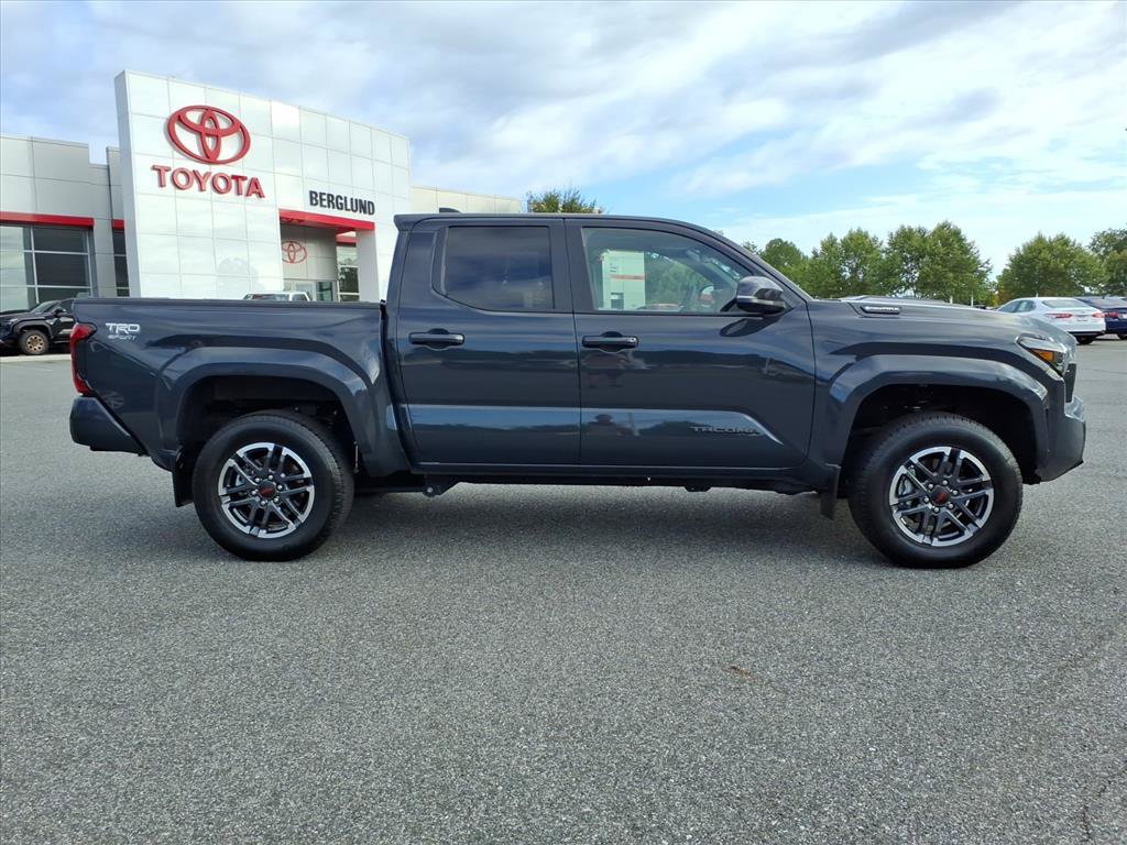 Used 2024 Toyota Tacoma TRD Sport w/ TRD Sport Upgrade Package AWD/4WD image 3
