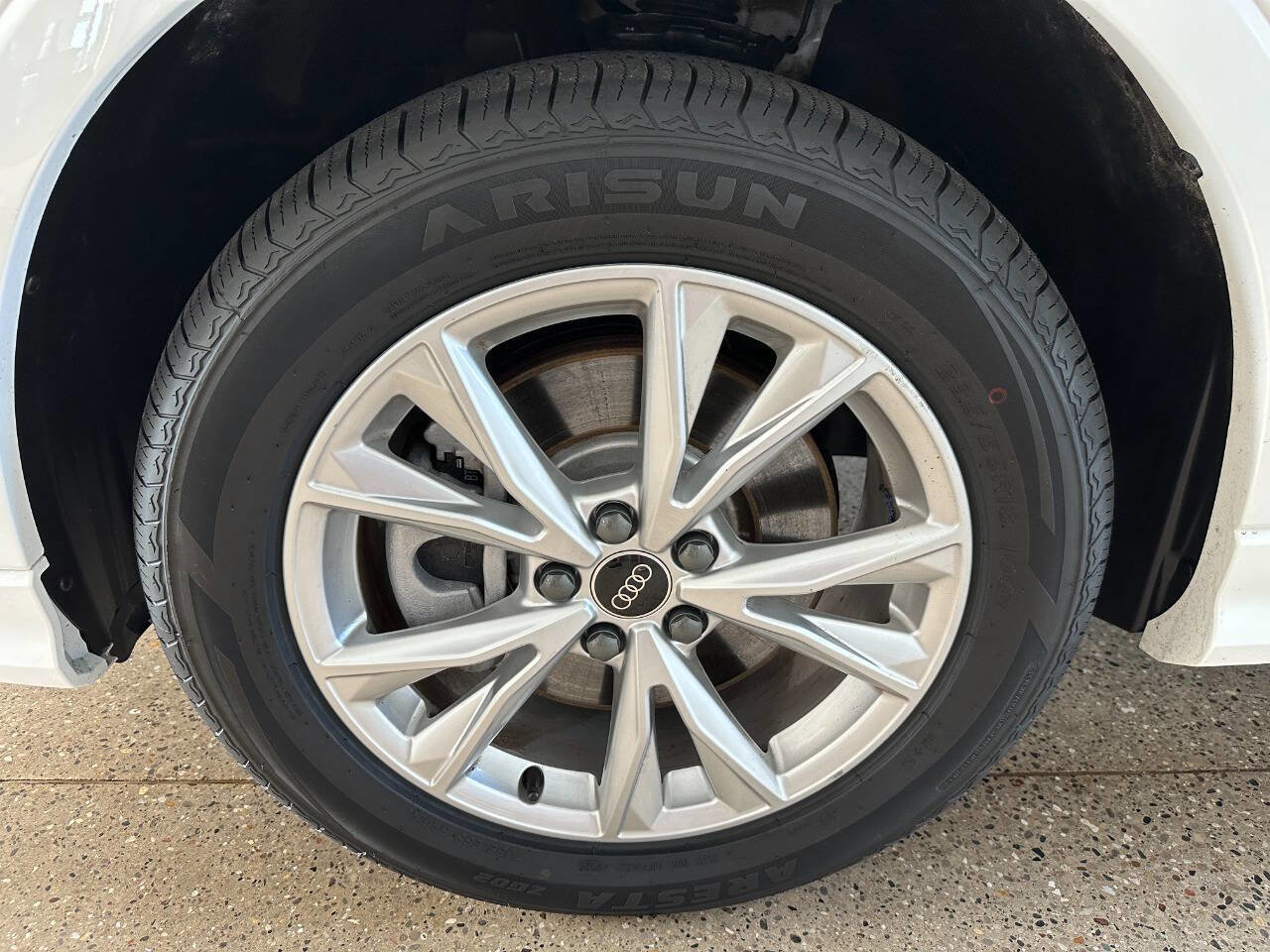 Used 2023 Audi Q3 2.0T Premium image 3