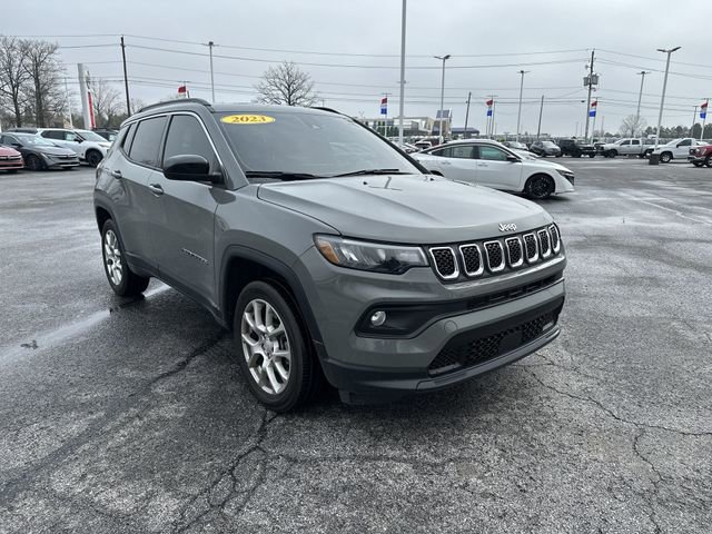 Used 2023 Jeep Compass Latitude w/ Sun and Sound Group AWD/4WD image 11
