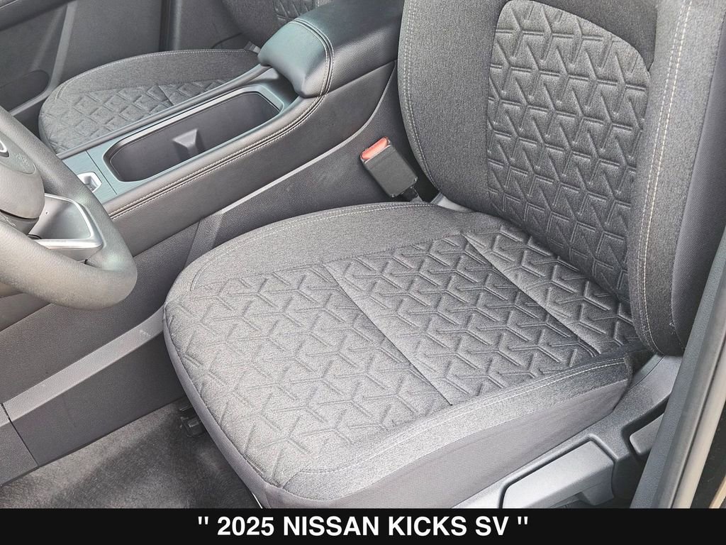 Used 2025 Nissan Kicks SV AWD/4WD image 16
