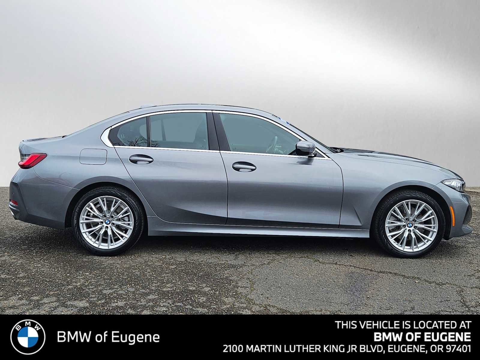 Used 2024 BMW 330i xDrive Sedan image 2