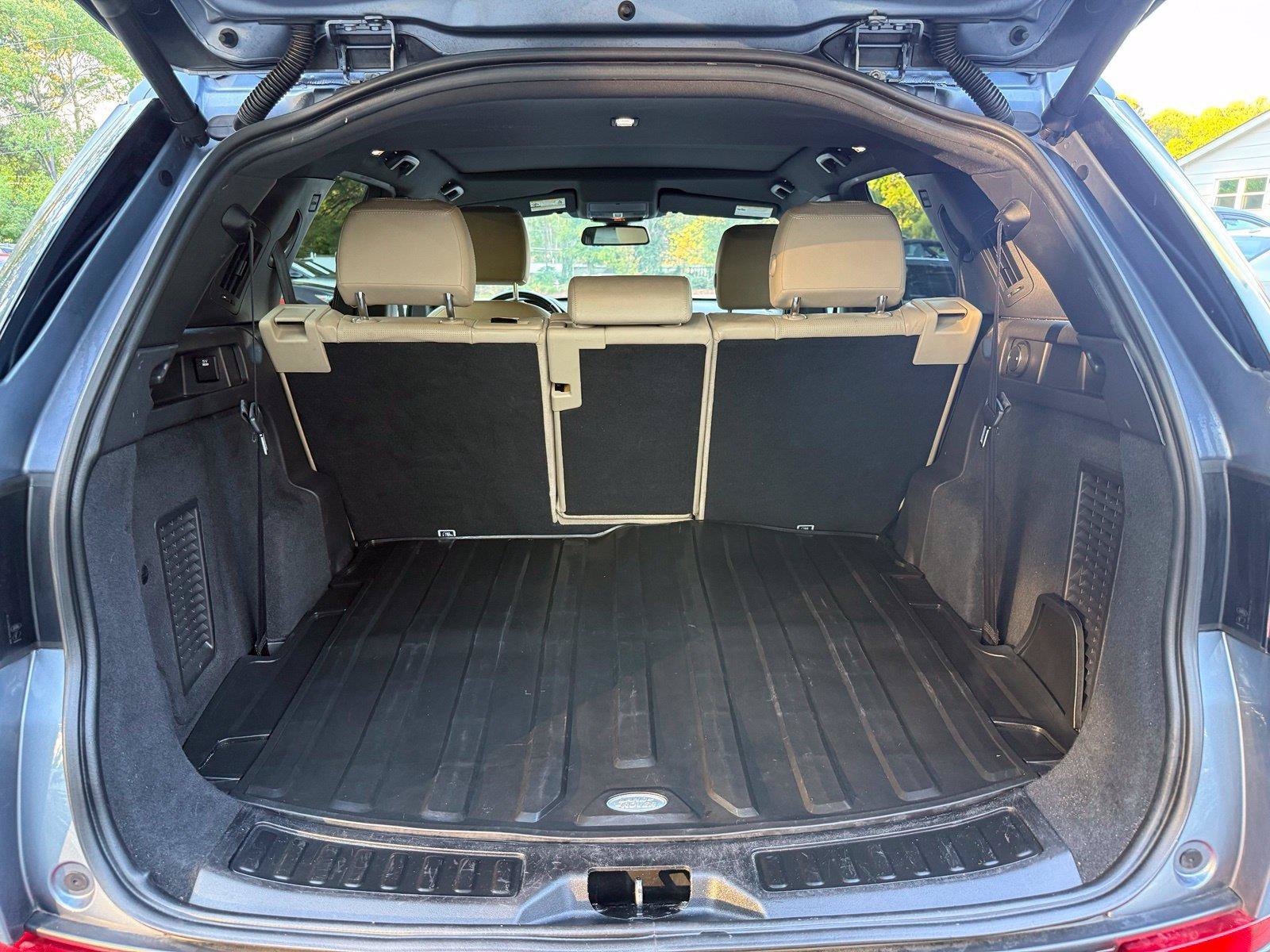 Used 2018 Land Rover Discovery Sport HSE AWD/4WD image 12