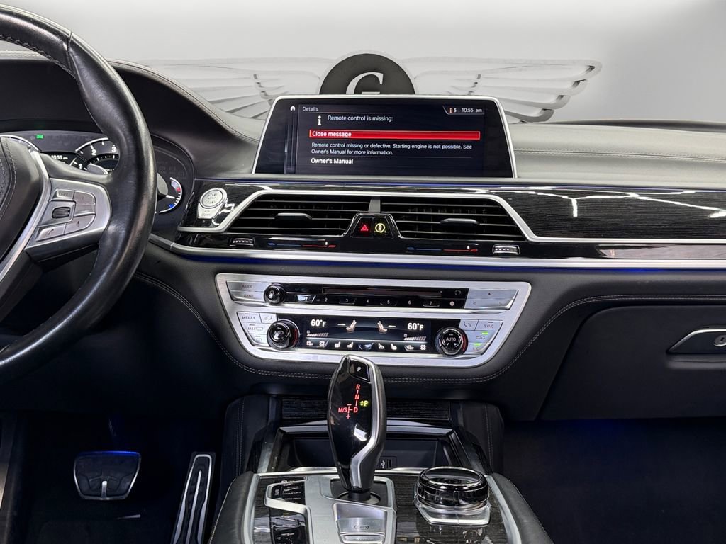 Used 2019 BMW 750i image 11