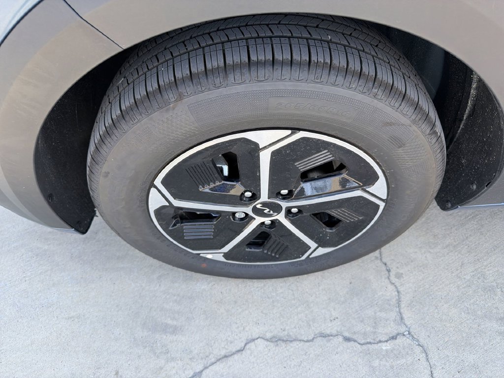 New 2026 Kia Niro EX FWD image 20
