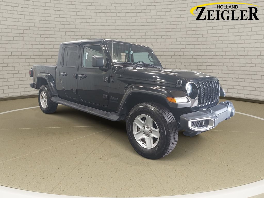 Used 2022 Jeep Gladiator Sport AWD/4WD image 3