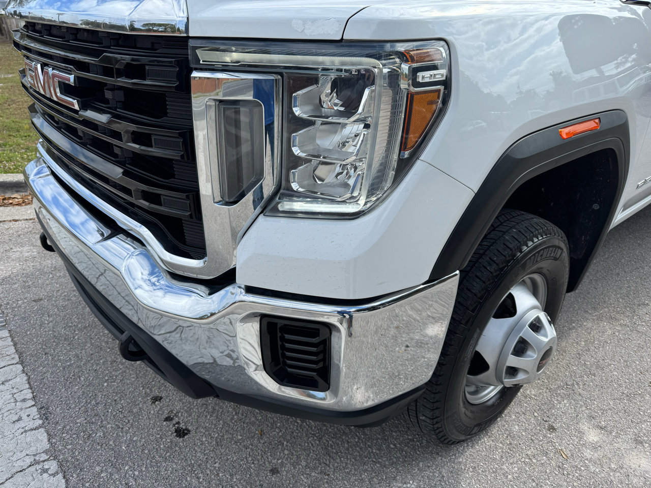 Used 2021 GMC Sierra 3500 2WD Crew Cab w/ Convenience Package image 6