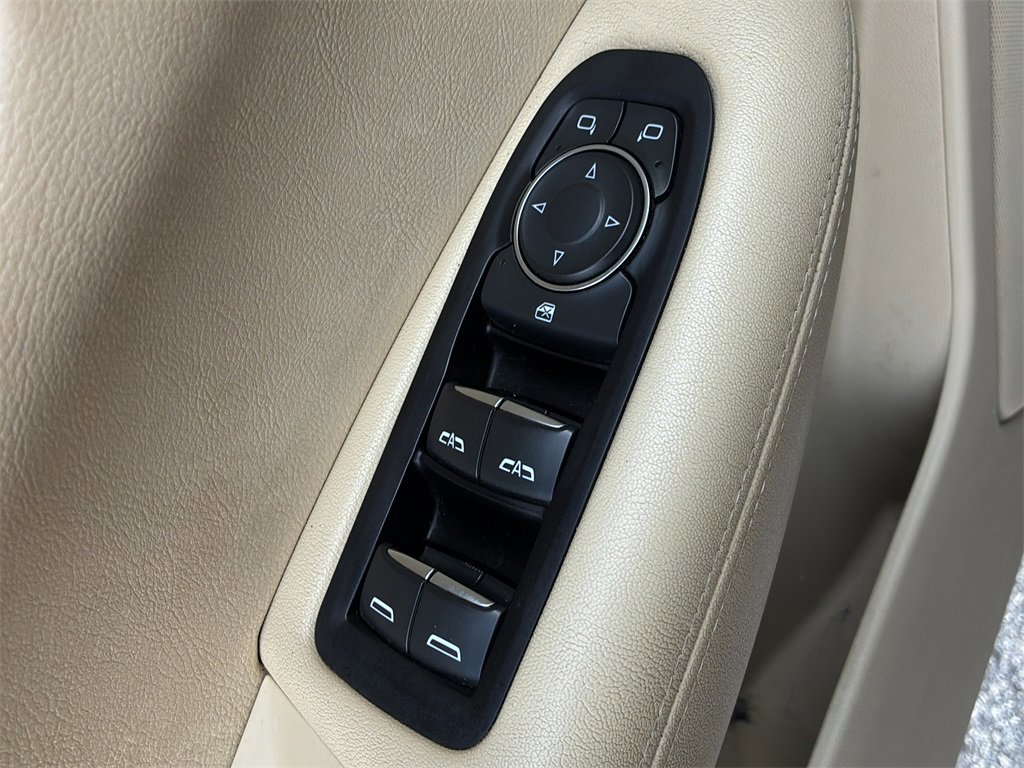 Used 2018 Cadillac XT5 FWD image 25