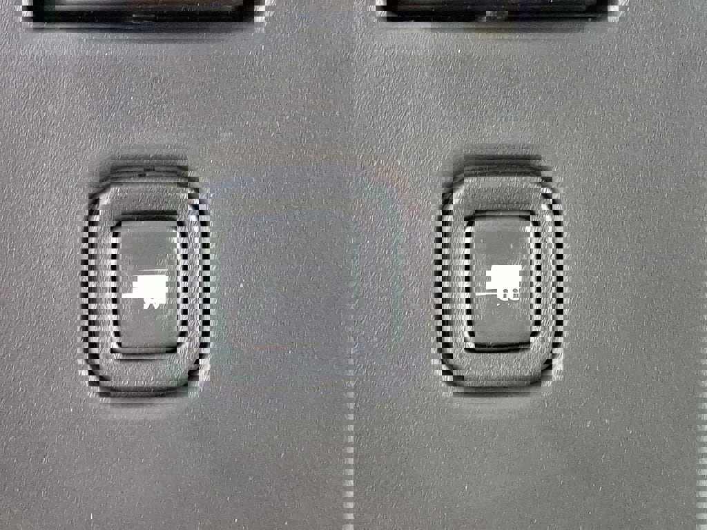 New 2025 Chevrolet Express 3500 w/ Driver Convenience Package image 13