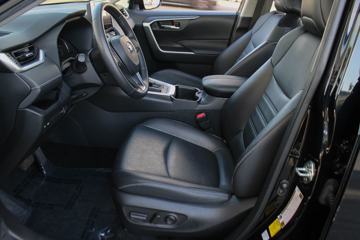 Used 2023 Toyota RAV4 XLE Premium FWD image 13