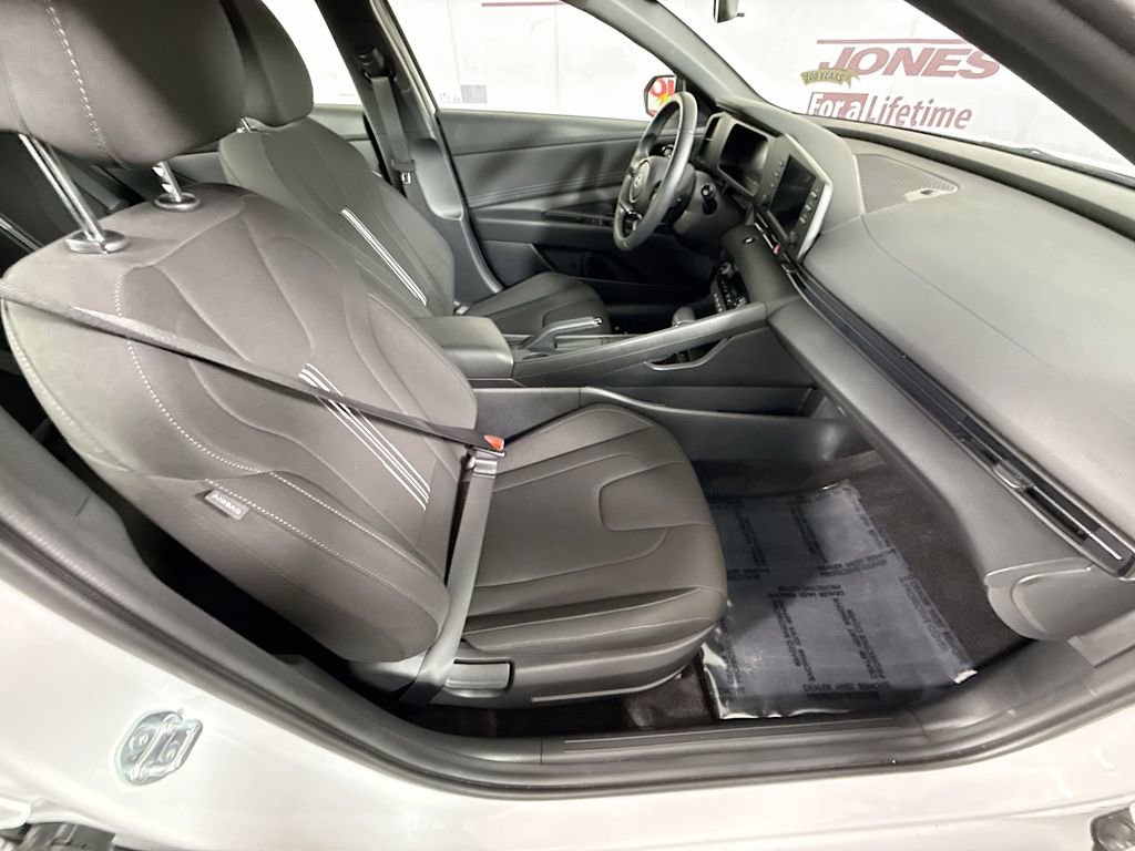 Certified 2025 Hyundai Elantra Sport w/ Cargo Package FWD image 28