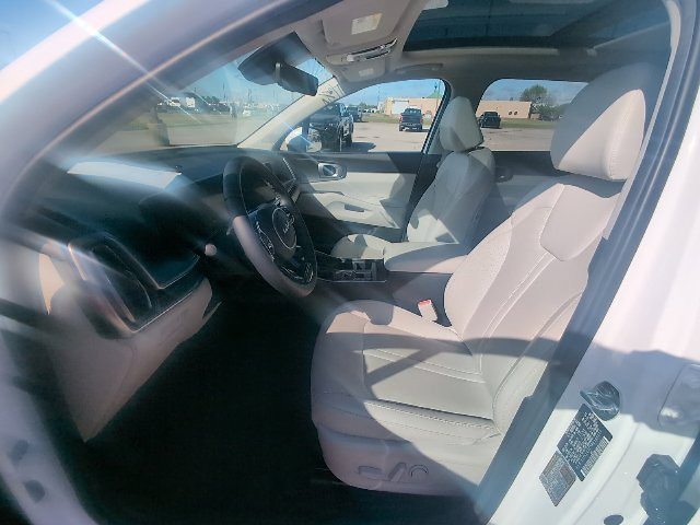 Used 2024 Kia Sorento S w/ Panoramic Sunroof Package FWD image 12