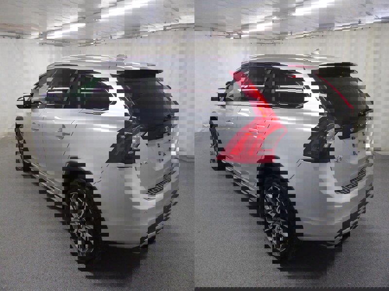 Used 2015 Volvo V60 T5 Cross Country w/ Convenience Package image 5