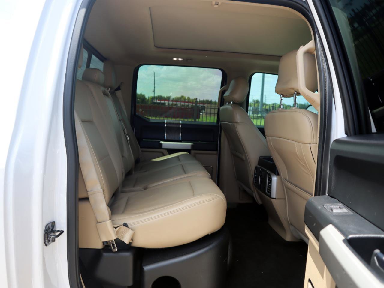 Used 2017 Ford F350 Lariat w/ Lariat Ultimate Package AWD/4WD image 31