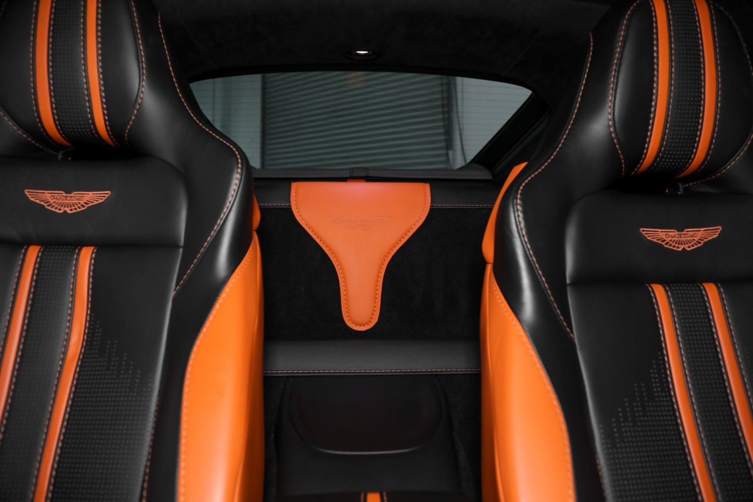 Used 2019 Aston Martin V8 Vantage Coupe RWD image 31