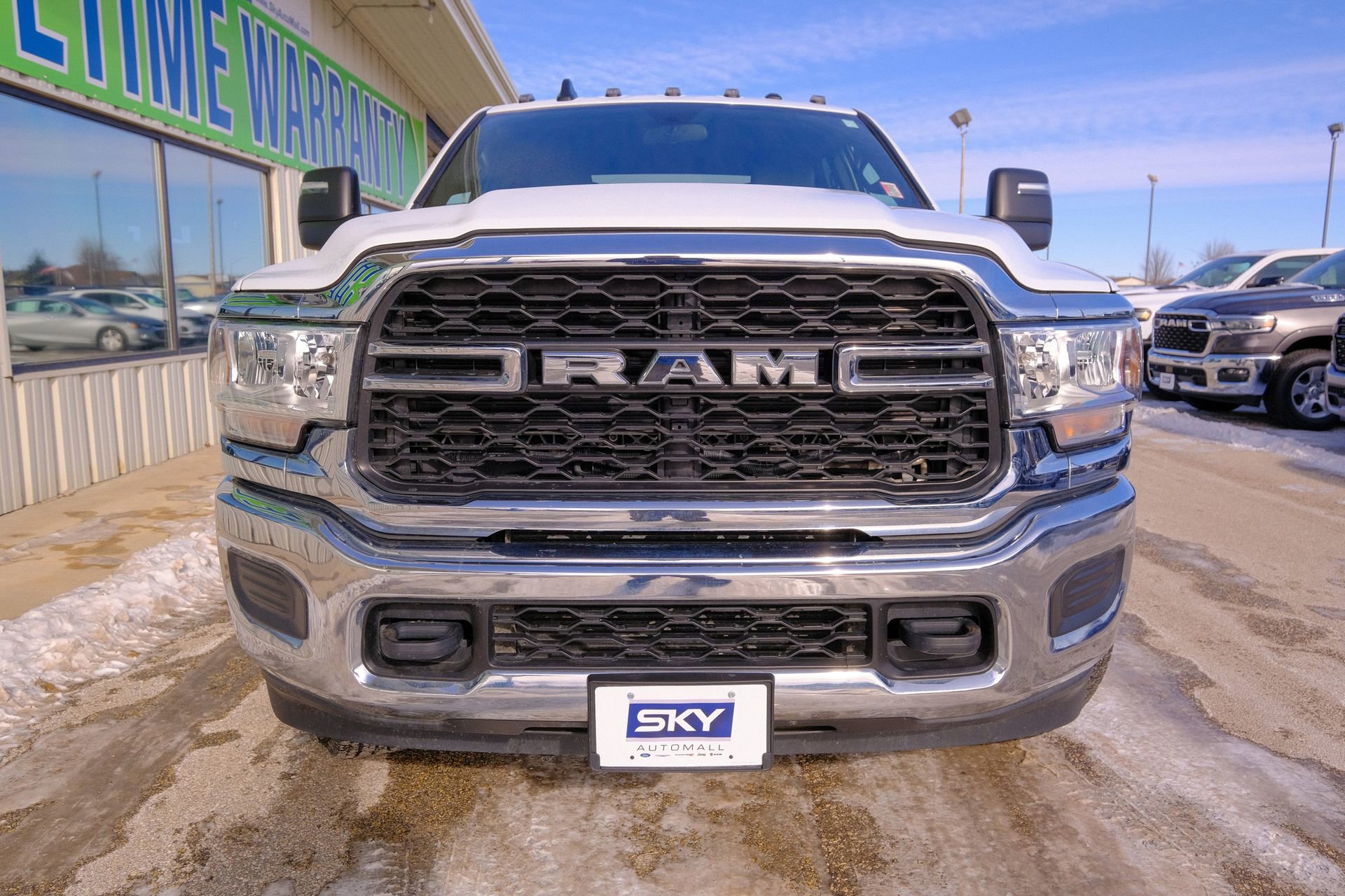 Used 2024 RAM 2500 Tradesman w/ Chrome Appearance Group image 13