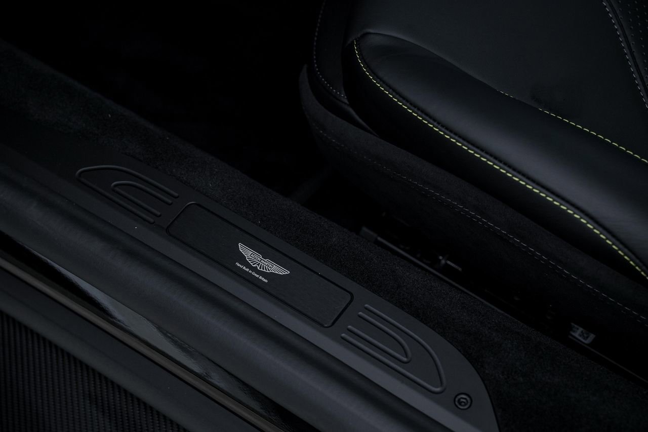 New 2026 Aston Martin V8 Vantage Roadster image 32