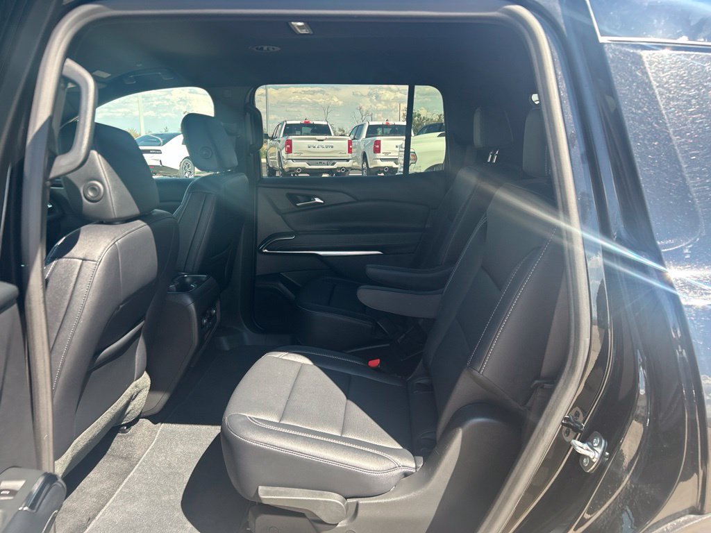 Used 2026 Chevrolet Traverse LT AWD/4WD image 11