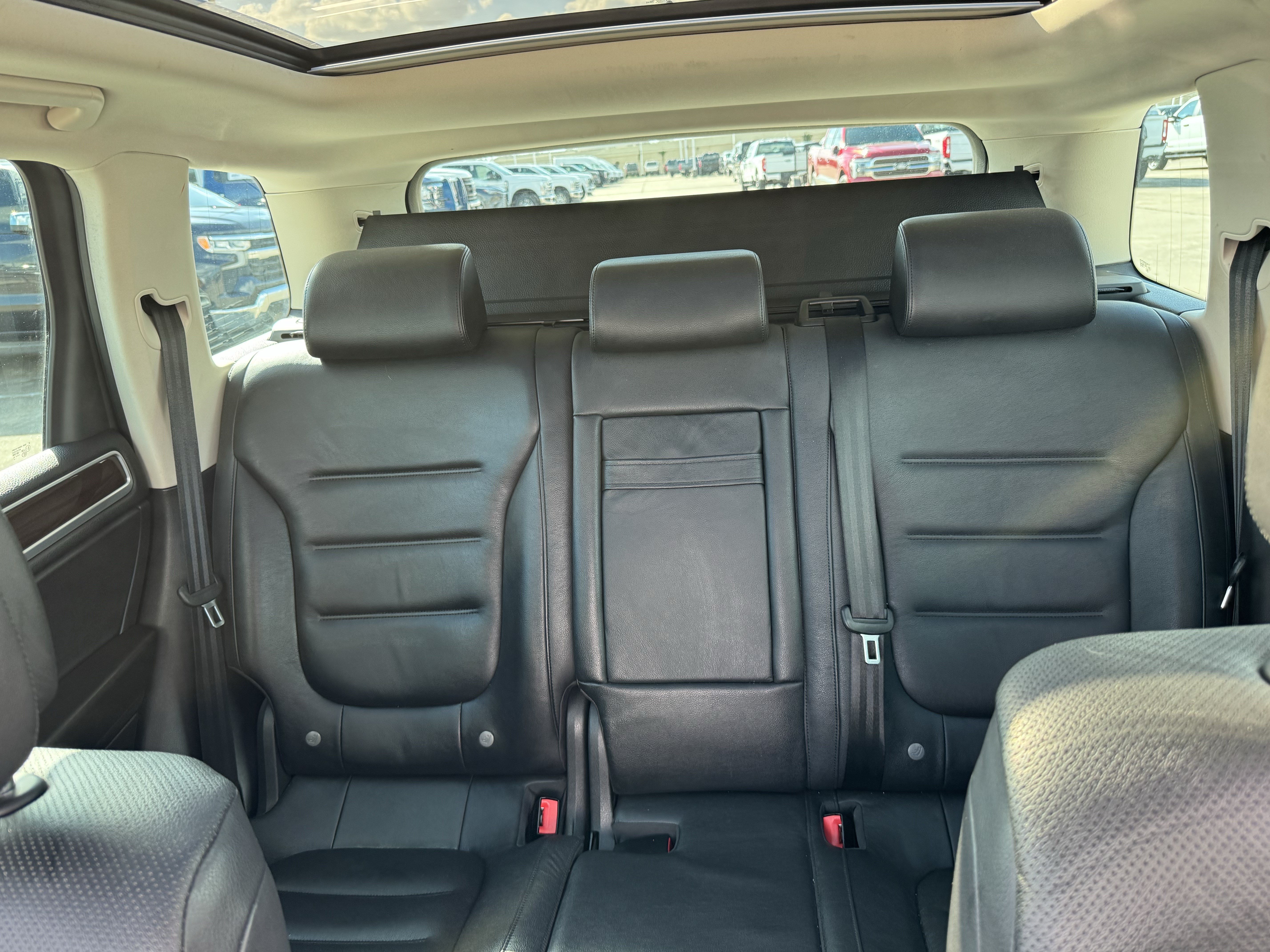 Used 2016 Volkswagen Touareg Sport AWD/4WD image 21
