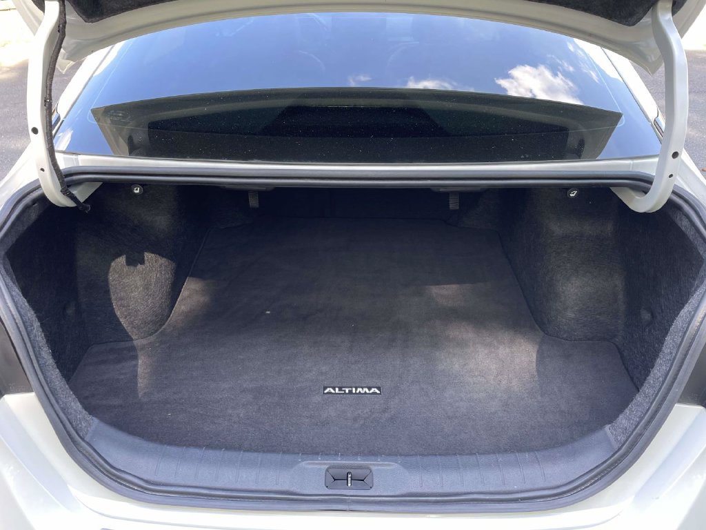 Used 2023 Nissan Altima 2.0 SR FWD image 10